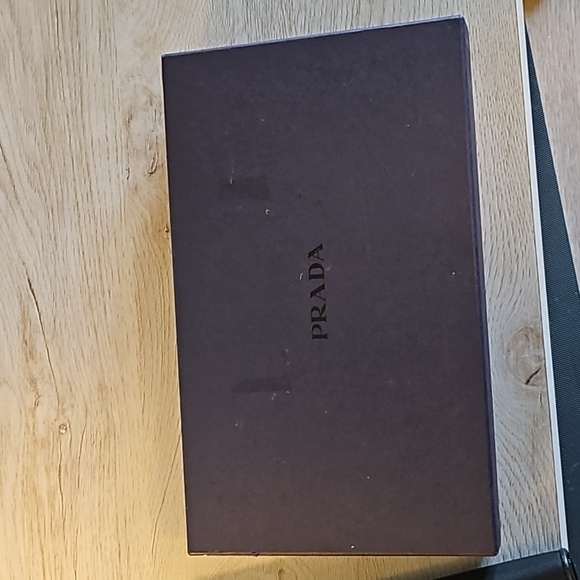 Prada Black Nylon & Saffiano wallet - includes box and card - Picture 10 of 16